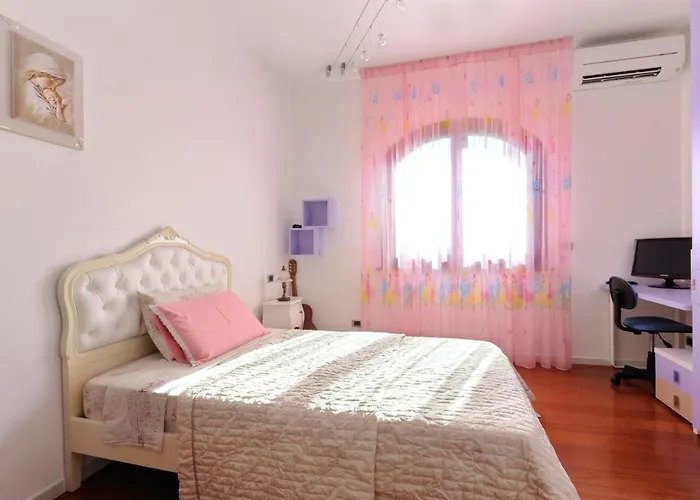 Вилла Contemporary In Castellaccio With Private Pool *